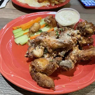 Garlic parm wings... ya get ya moneys woyt;