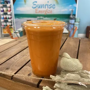 Eye Opener Natural Juice contains Red Apples, Oranges, and Carrots!