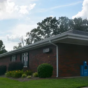 the outside of a restaurant