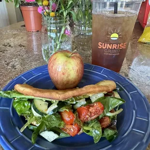 Pita veg sandwich with pesto and hummus