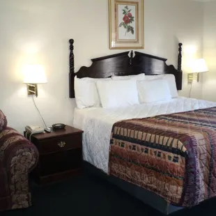 Standard Room with One King Bed