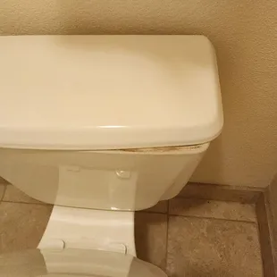 The top of the toilet did not fit