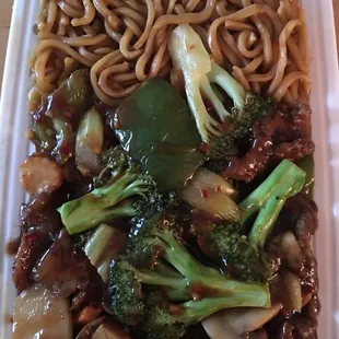 Beef in garlic sauce with lo mein