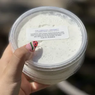 Kefir Cheese Cucumber Dill Spread~ This spread is absolutely delicious, pair it with Garbanzo Chips &amp; Bagels!⁣ @the.frenchygourmet