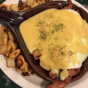 Bacon Benedict with Cheese, Mushroom &amp; Onion plus Extra Crispy Potatoes!