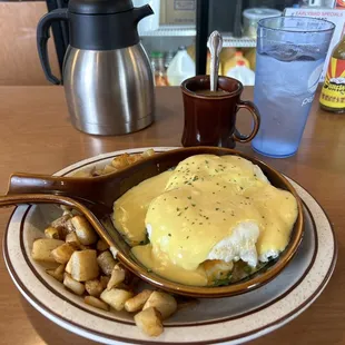 Vegetarian Benedict with country potatoes