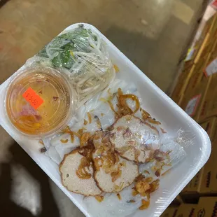 Grabbing some rice rolls for lunch!