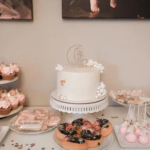 Cupcakes, cookies &amp; cakepops