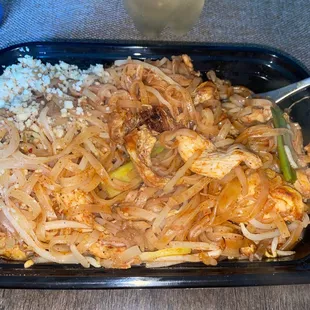 Chicken pad thai (mild)