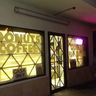 6:00am, donut o'clock.