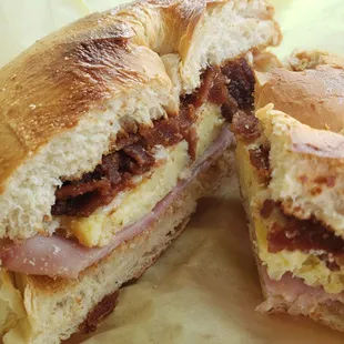 Bacon, hame and egg bagel