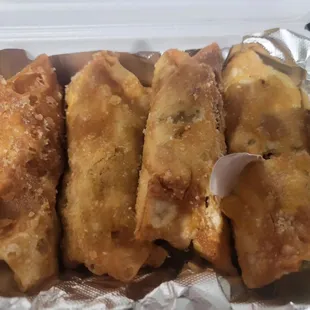 Philly cheesesteak and cheeseburger eggrolls