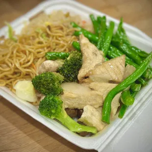 Broccoli  Tofu String beans Chow mein  Fried rice