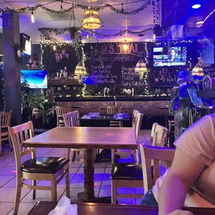 Restaurant cool lounge vibes