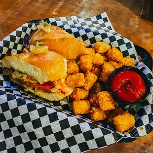 Grinder with tots