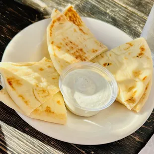 flatbreads that come with Greek sampler platter