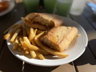 Rum Runners Bar and Grille