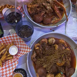 1/2lb shrimp, Potatoes, Boiled eggs, Sausage, Corn &amp; Noodles