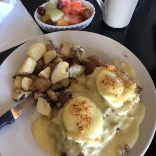 Crabcake Eggs Benedict