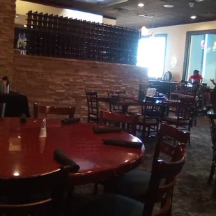 Inside the Sunset Grill: upscale food but not overly pretentious. Professional service. Moderate pricing