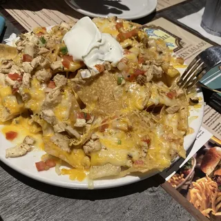 Beach Fire Chicken Nachos*