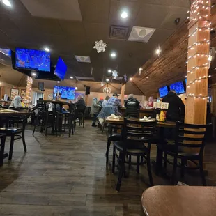 sushi and sashimi, interior