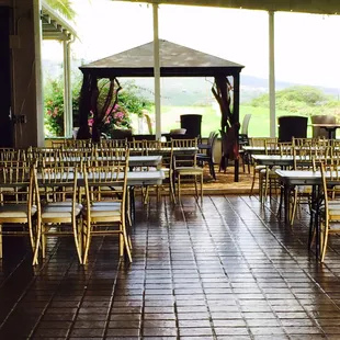 Beautiful settings and gorgeous view of Honolulu at this place