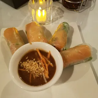 1. La's Smoke Salmon Spring Roll