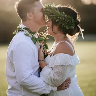 Bride and Groom portraits at Sunset Ranch Hawaii | Wedding Photography by HNL Studios www.hnlstudios.com
