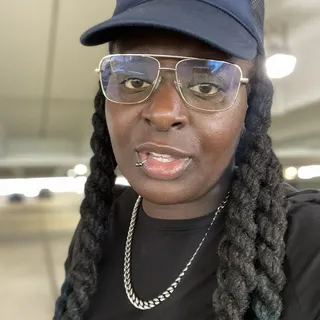 Shari Y.