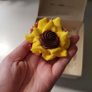 Sunflower cupcake
