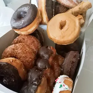 THNX hubby‍‍ made my morning This donut shop is alwys our go-to!!