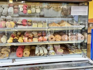 Iniguez Bakery & Deli