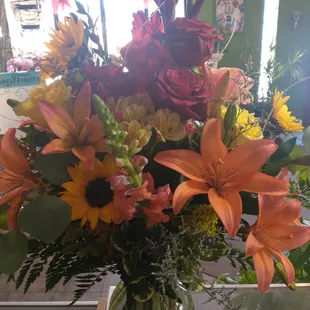 Happy anniversary arrangement