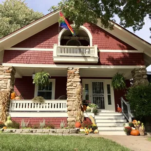 Fall decor thanks to Sunshine Flowers