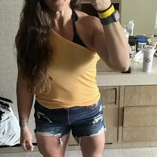 Alli M.