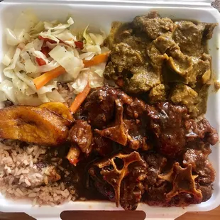 Combo plate : Oxtail + Curry Curried Goat