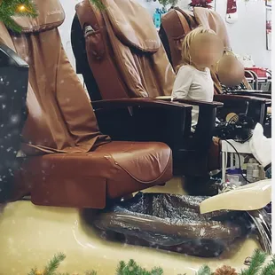 Little ones getting their feet pampered