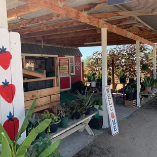 The fruit/veggie stand