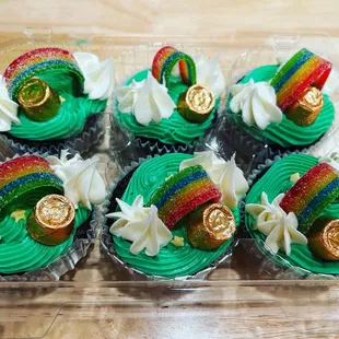 Rainbow cupcakes