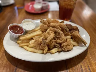 Philay's Catfish N' More