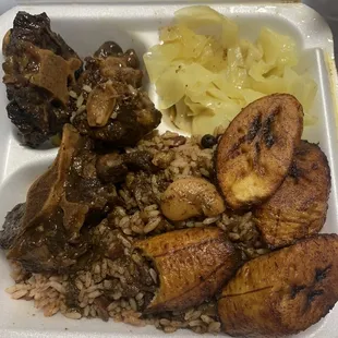 Oxtail small Small Oxtail Dinner Special and 4 pieces of plantains for $1