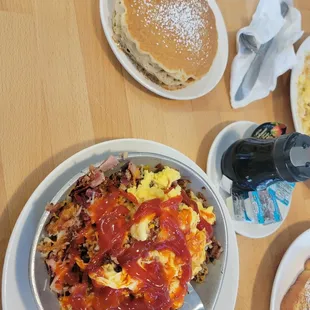 I like ketchup and cholula hot sauce  .  Good portions.  Almost tapped out but ate it all.