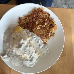 Biscuit and Gravy Omelette