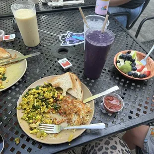 Tofu scramble, fruit bowl, and smoothies
