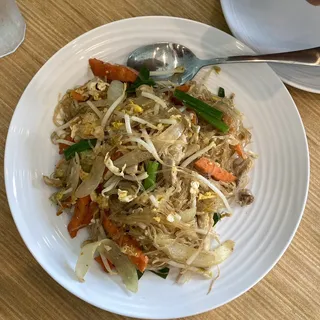 Stir-Fried Long Rice Noodles (Pad Woon Sen)