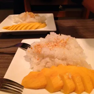 Sweet Sticky Rice with Mango (Seasonal)