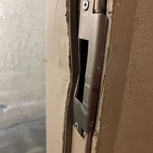 door / lock bent