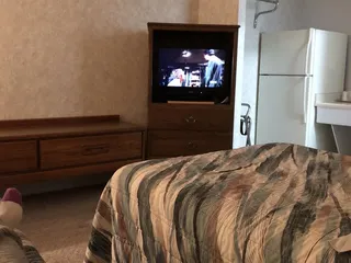 Budget Host Ken's Motel