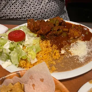 Costillas en Salsa Roja con Nopales Especial